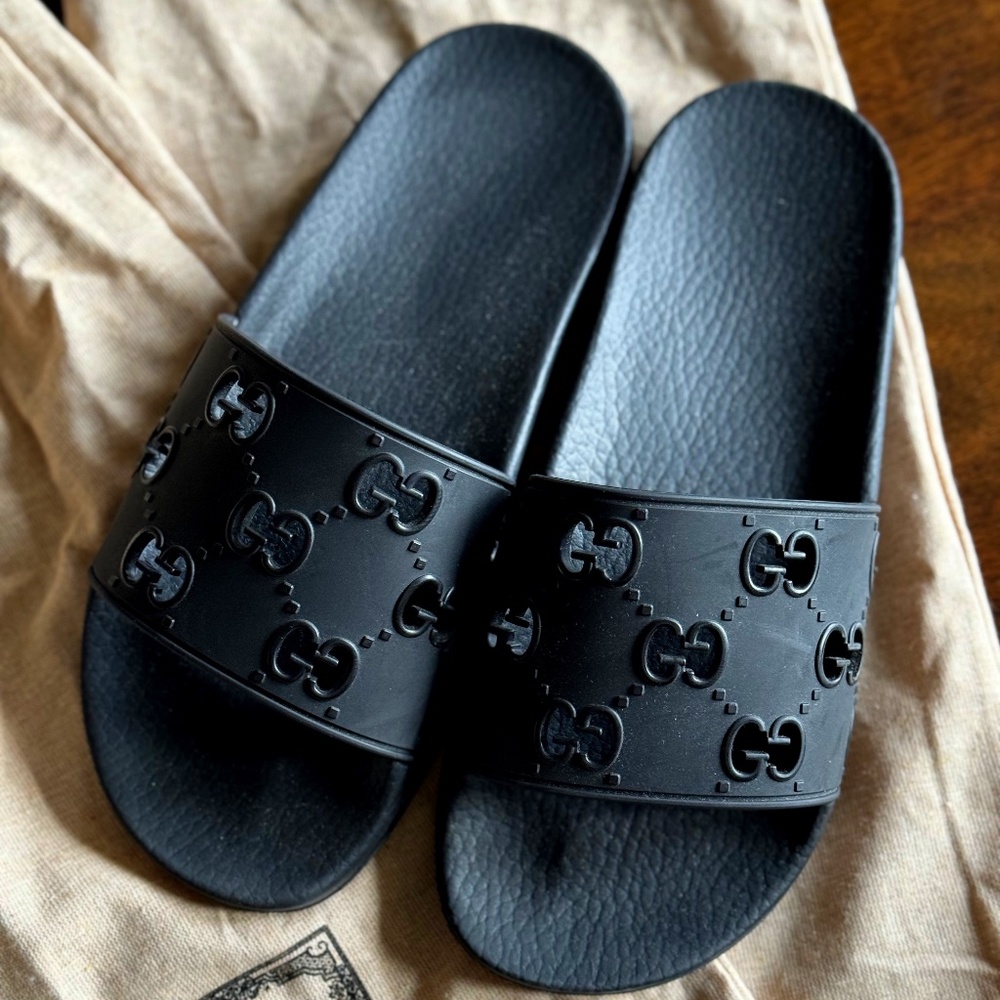 Gucci GG Pursuit Rubber Slides